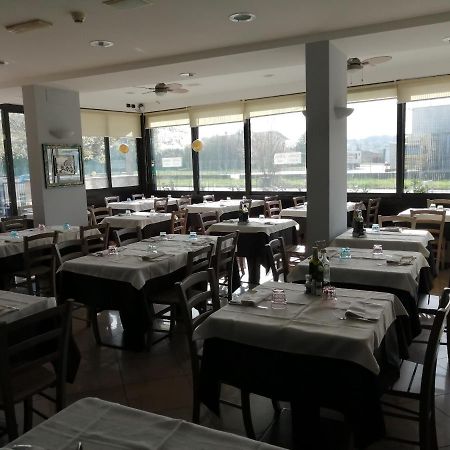 Sestosenso Food Drink Sleep Ristorante Pizzeria Alloggi 체세나 외부 사진