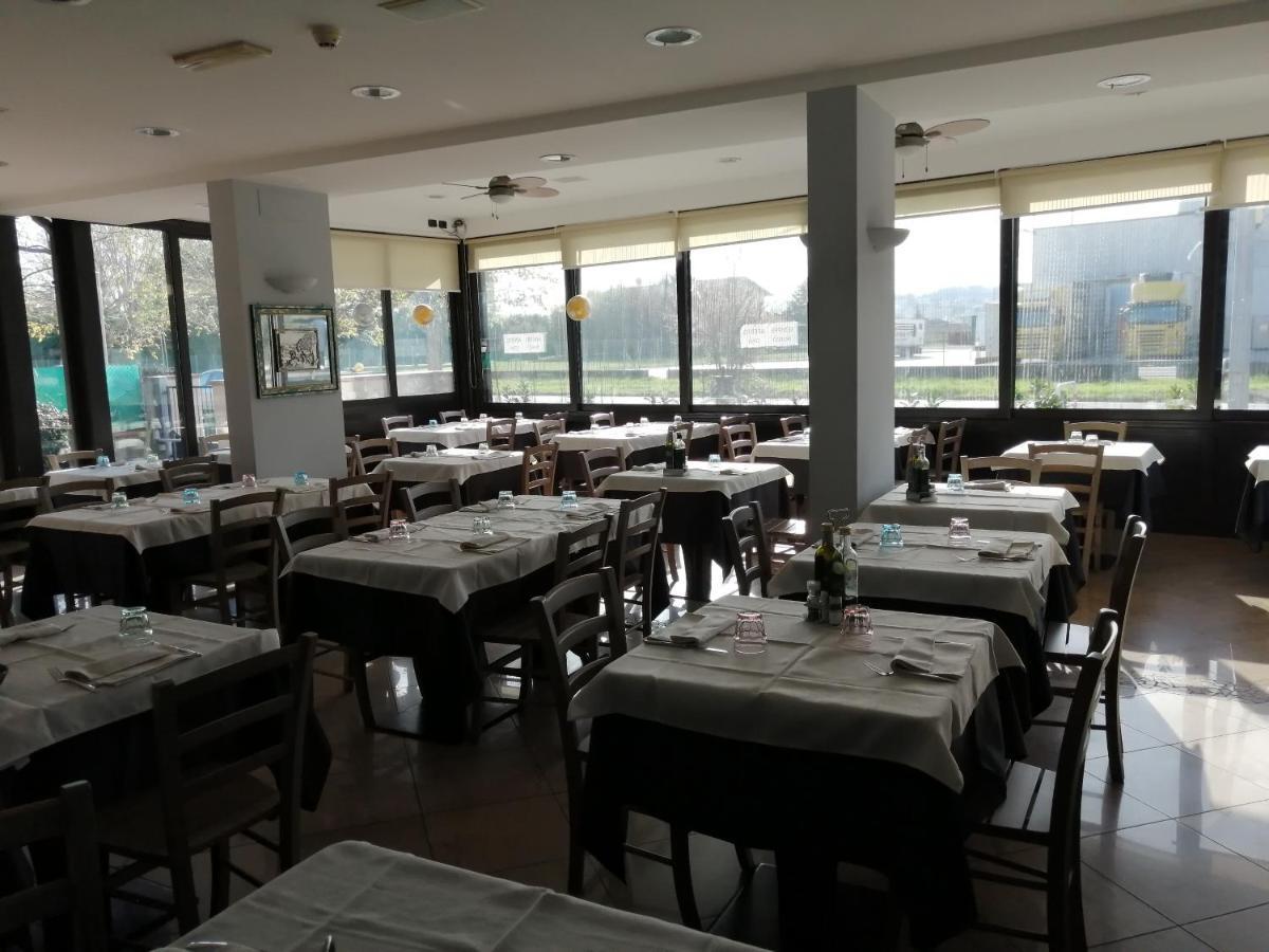 Sestosenso Food Drink Sleep Ristorante Pizzeria Alloggi 체세나 외부 사진